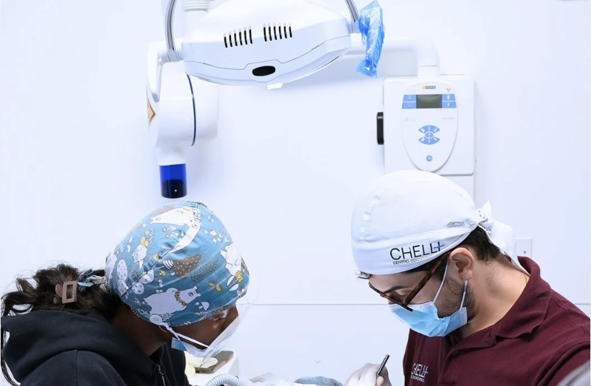 Il dente devitalizzato può fare infezione? Sì — e quasi nessuno lo sa