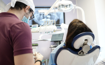 “Mia madre mi diceva: se non fai il bravo ti porto dal dentista.” Perché la paura del dentista in Italia ha radici profonde — e cosa è cambiato davvero
